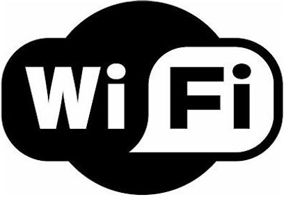 Białe logo Wi-Fi na owalnym czarnym tle, biała typografia "Wi" i "Fi" po obu stronach logo Wi-Fi