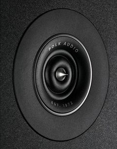 Černý kruhový reproduktor značky Polk Audio, model Est. 1972, černá membrána uprostřed v kovovém rámečku, pohled zepředu