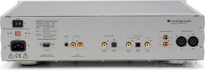 Cambridge Audio 840C CD-afspiller i sort, set bagfra, lyd- og kontroltilslutninger, tænd/sluk-knap
