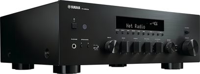 Ampli hi-fi Yamaha R-N600A črna, kovinska ohišja, pogled 3/4 spredaj levo, zaslon Net Radio, veliki gumbi, priključek za slušalke in USB