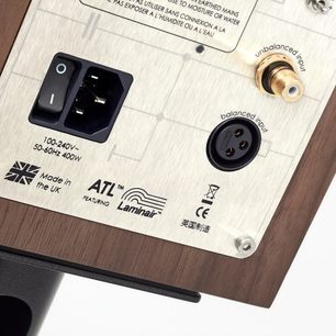 Cassa wireless senza fili Active twenty5.21i nero lucido, vista posteriore, connettori di ingresso bilanciato e sbilanciato, interruttore, presa di alimentazione