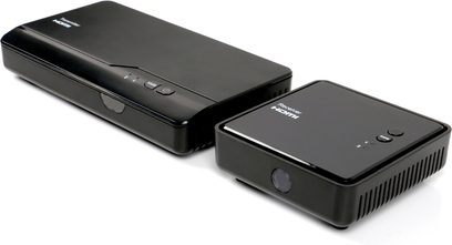 Optoma WHD200 trådløs sender, sort, set forfra og oppefra, rektangulært kabinet med knapper og indikatorlys