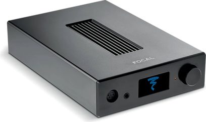 Zesilovač Focal černý, přední panel s otočným knoflíkem a konektorem pro sluchátka, zadní panel s audio konektory a USB portem