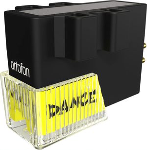 Cellule DJ Ortofon VNL DANCE noire en plastique, capuchon de stylet transparent strié jaune, vue trois‑quarts avant gauche