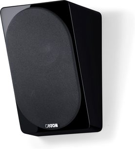 Černý lakovaný reproduktor Canton AR 5 s Dolby Atmos, nakloněná čelní stěna s velkou zaoblenou černou textilní mřížkou