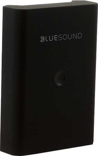 Bluesound BP100-B sort mat elektronisk kabinet, lodret rektangulær form, sølvfarvet logo nederst til højre, set forfra