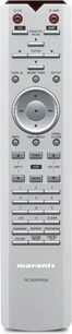 Télécommande Marantz RC005PMSA argent avec boutons noirs et rouges, molette de réglage, affichage numérique
