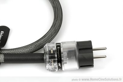 GigaWatt LC-2 EVO 1m netledning, IEC og Schuko-stik, sort flettet kappe, nærbillede