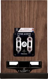 Diffusore da scaffale Fyne Audio F5S in noce, vista posteriore, morsetti bi-wiring, regolazione Presence, condotto bass-reflex