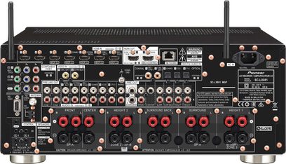 Pioneer SC-LX801 sort hjemmebiografsforstærker, set forfra, med mange lyd/video-stik på bagsiden, knapper og drejeknapper