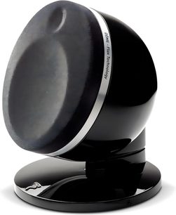 Focal Dôme Flax sort satellithøjttaler, sfærisk form, synlig højttaler, blank sort base, 3/4 forsidefoto