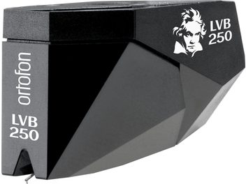 Pickup til hi-fi pladespiller Ortofon 2M BLACK LVB 250, set fra trekvart vinkel, sort kantet krop, hvid tekst og illustration
