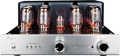 Cayin CS-100A KT88 sølv integrert stereo rørforsterker, frontvisning, sølvfarget chassis i børstet aluminium med to store dreieknapper, fire små brytere, LED-indikatorer og seks glødende vakuumrør, med svarte transformatorhetter i bakgrunnen