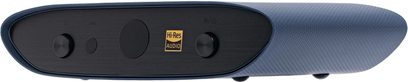 Bezdrátový vysílač iFi Audio ZEN Air Blue 2 modrý, pohled zepředu, oválná černá přední strana s tlačítky