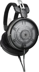Sluchátka Audio Technica ATH-ADX3000 s otevřenou konstrukcí, pohled z boku, levý náušník s černou kovovou mřížkou, polstrovaný oblouk, odnímatelný kabel