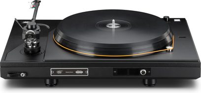 Platine vinyle MoFi Electronics MasterDeck noire, vue de face avec grand plateau et bras de lecture à gauche