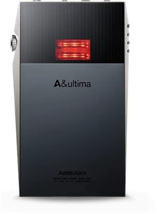 Lettore portatile audiophile SP3000T, vista posteriore, custodia rettangolare, schermo rosso luminoso, iscrizioni "A&ultima" e "Astell&Kern"