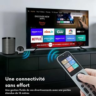 Ekranlı uzaktan kumandalı Sofabaton R1 kablosuz verici, bir oturma odasında TV ve akıllı hoparlör kontrolü
