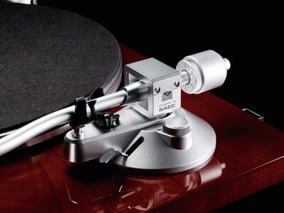 TEAC TN-3B hvid pladespiller, aluminiumstonarm, bevægelig magnetsystem, aluminiumstallerken, set oppefra