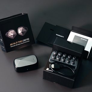 Sluchátka Astell&Kern AK UW100 černá otevřená, špunty do uší, nabíjecí pouzdro a dárková krabice
