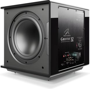MartinLogan Grotto 12 subwoofer i sort højglans, set i trekvart vinkel med stor frontmonteret højttaler og synligt bagpanel