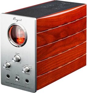 Cayin HA-1A MK2 high-fidelity hovedtelefonforforstærker set i trekvart vinkel, rektangulært kabinet i rød mahogni-lakeret træ, frontpanel i børstet aluminium med rundt vindue, der afslører et rør med orange glød, tre riflede drejeknapper, to hovedtelefonudgange og sort, tekstureret topflade