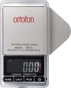 Přesná váha Ortofon DS-3 v kartáčovaném kovovém provedení s LCD displejem zobrazujícím "0.00" a kapacitou 200 g s přesností 0,01 g