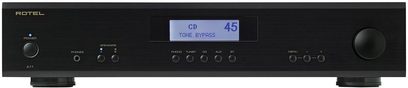 Rotel A11 sort hi-fi stereoforstærker, frontvisning, display CD 45 TONE BYPASS, knapper og stik på forsiden