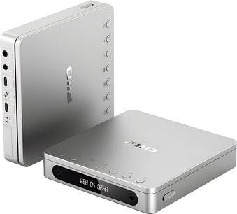 FiiO DM13 BT hopeinen alumiininen high-fidelity CD-soitin, kolmen neljäsosan etuviistosta kuvattuna, ohut neliönmuotoinen kotelo, musta etupaneeli digitaalinäytöllä ja pyöreä rivi kosketuspainikkeita yläosassa