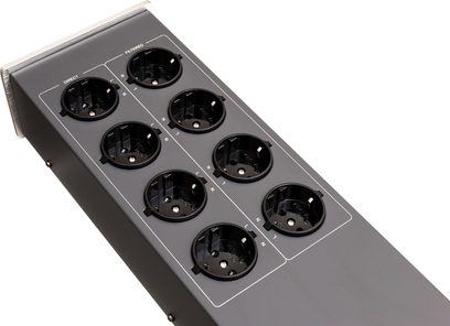 Мережевий фільтр Taga Harmony PF-1000 V.2 сріблястий, вигляд зверху, 9 чорних розеток на прямокутному корпусі сірого металевого кольору