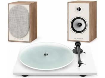Giradischi bianco con piatto traslucido e due diffusori Triangle effetto legno chiaro
