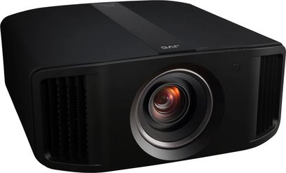 JVC DLA-NZ800 -videoprojektori, musta, etunäkymä, keskitetty linssi, sivuilla olevat tuuletusritilät