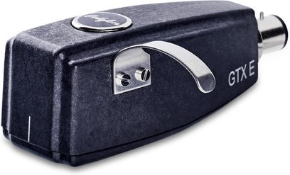 Glava za hi-fi gramofon SPU GTX E, pravokotno črno ohišje, ukrivljena kovinska ročica, srebrni cilindrični priključek