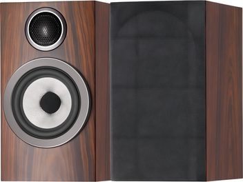Diffusori da scaffale Bowers & Wilkins 707 S3 moka, uno con altoparlanti a vista e uno con griglia nera