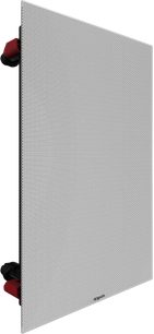 Weiße Klipsch PRO-180-RPW Wandeinbaulautsprecher, Dreiviertelansicht mit perforiertem Gitter und roten seitlichen Befestigungen