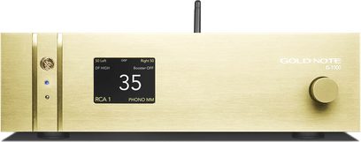 Forgyldt og sort frontpanel på en Gold Note IS-1000 LINE stereo hi-fi-forstærker, knapper, LCD-skærm, indskrifter