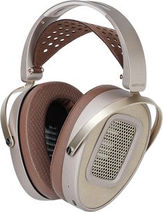 Öppen hi-fi-hörlur Hifiman HE1000, ovala kåpor i champagnefärg, metallgaller och bruna kuddar, snett framifrån