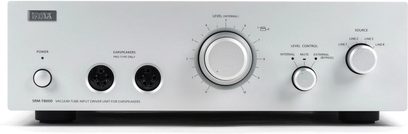 STAX SRM-T8000 sølvfarget hodetelefonforforsterker, frontvisning, dreiebryterne, hodetelefonkontakter og inn-/utganger, nivåindikator
