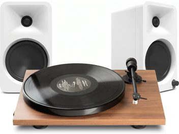 Giradischi in finitura legno con disco nero e coppia di diffusori bianchi vista frontale tre