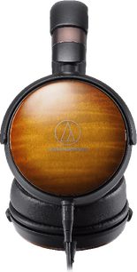 Audio-Technica ATH-WP900 lukket, circumaural hovedtelefon, træfinish, sort hovedbøjle og ørekopper, set fra venstre trekvartersvinkel