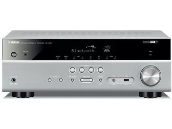 Yamaha RX-V483 titan hjemmekino-forsterker, frontvisning, blå skjerm, sølvfargede knapper og ratthjul, hodetelefonutgang til høyre