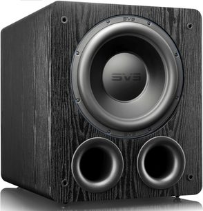 Subwoofer SVS PB-2000 Pro černý jasan, black ash. Pohled zepředu. Kubický tvar. Uprostřed matně černý kruhový reproduktor.