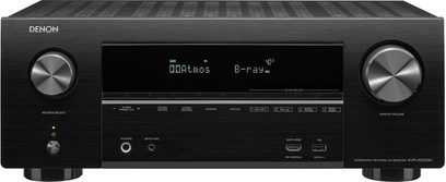 Denon AVR-X2500H sort hjemmebiografsforstærker, set forfra, sort front med blå skærm, sølvfarvede knapper og drejeknapper, 2 hovedtelefonstik på forsiden