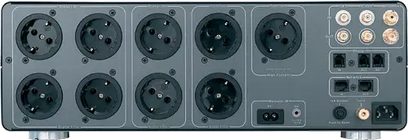 Belkin Power Console PF50, bagside, otte stikkontakter, fire koaksialkontakter, to Ethernet-porte, to telefonporte