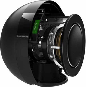 Černý reproduktor Bowers & Wilkins, pohled z boku, kopulovitý tweeter, kuželový woofer, černá mřížka, zaoblené pouzdro