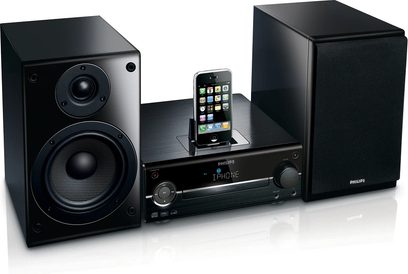 Philips DCM713 sort hi-fi-minianlæg, set forfra, bestående af to højttalere og en cd-afspiller med dockingstation til iPhone