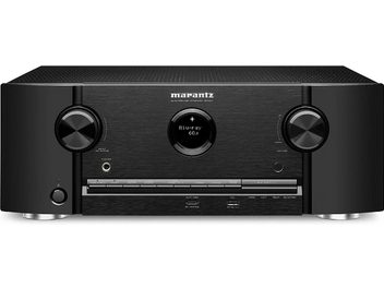 Marantz SR5011 sort hjemmebiografsforstærker, set forfra, sort front med knapper og drejeknapper til justering, blå display i midten