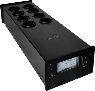 Taga Harmony PF-1000 v.2 sort metal-stikdåse, 3/4-visning, otte Schuko-udtag, analogt voltmeter og afbryder