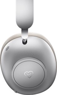 Loewe Leo Midnight Beige -hifi-kuulokkeet, beigeä ja hopeaa, lähikuva korvakupista pehmustetulla sangatyynyllä