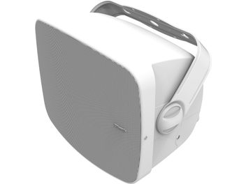 Caixa acústica para exterior Klipsch PSM-650-T branca com grade frontal e suporte de parede, vista em três quartos